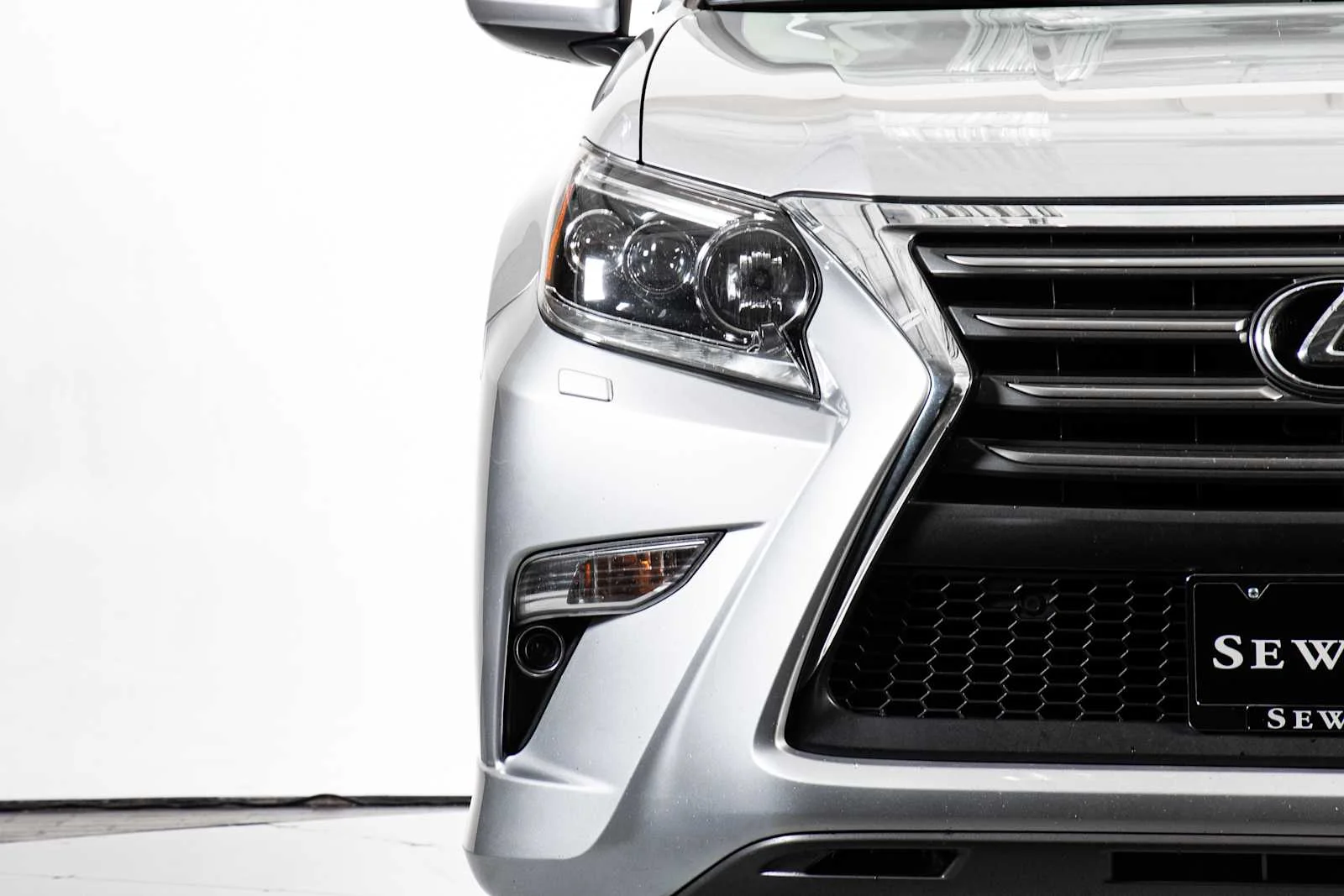Used 2018 Silver Lining Metallic Lexus Premium image 11
