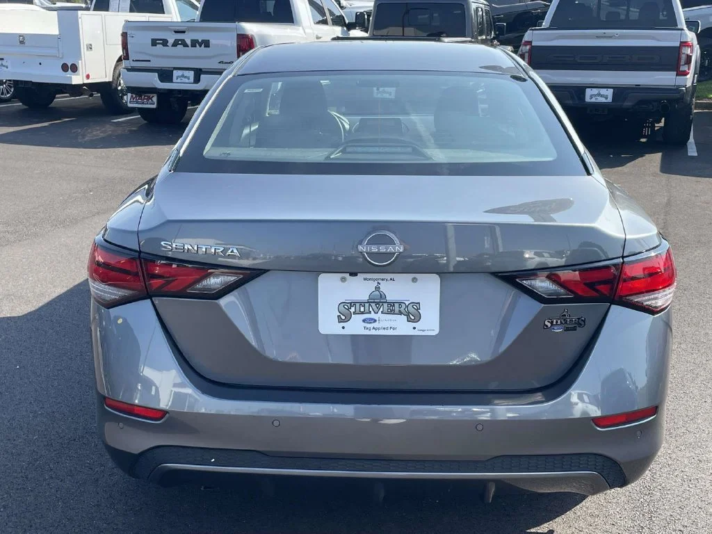 Used 2025 Gray Nissan S image 4