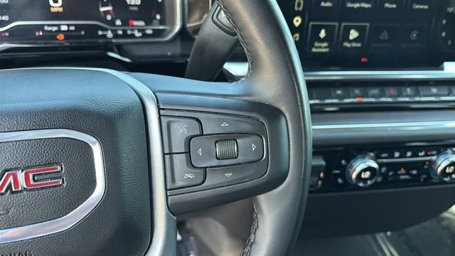 Used 2025 Onyx Black GMC SLT image 26