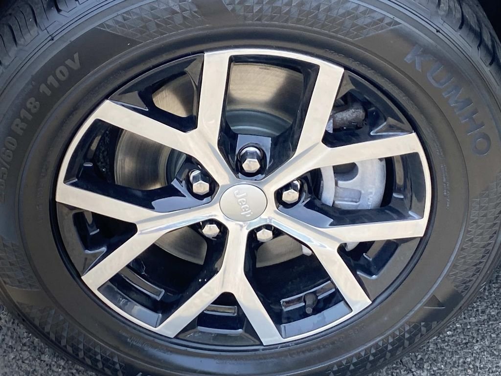 Used 2023 White Jeep Limited image 34