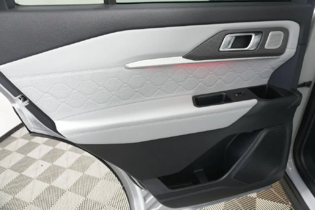 New 2027 Avalanche Gray Ford Platinum™ image 28