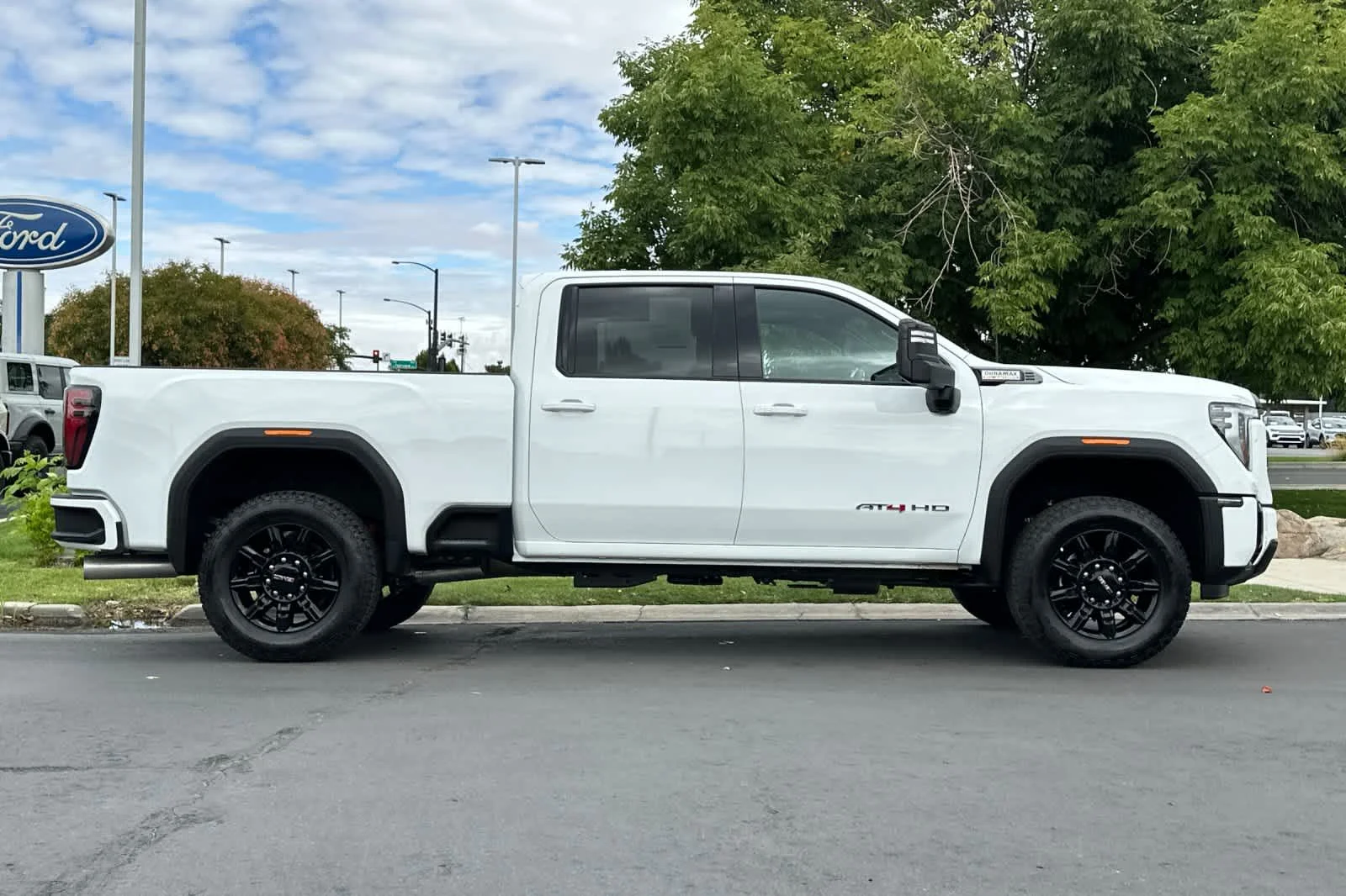 Certified Used 2025 Summit White GMC AT4 image 8
