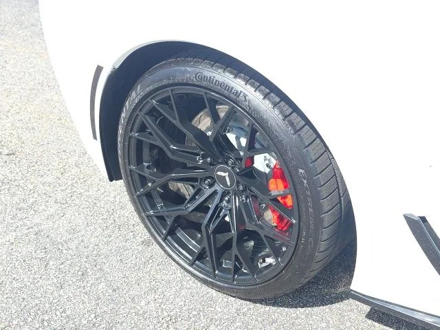 Used 2019 White Chevrolet Grand Sport image 13