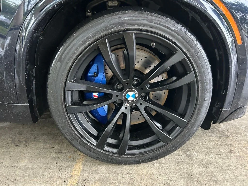 Used 2014 Black BMW xDrive50i image 21
