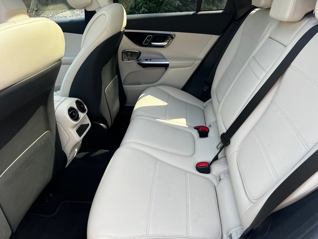 Used 2023 White Mercedes-Benz GLC 300 image 11