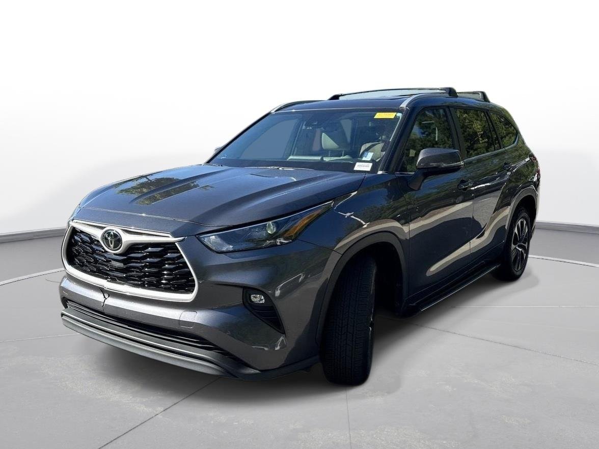 Used 2023 Magnetic Gray Metallic Toyota XLE image 2