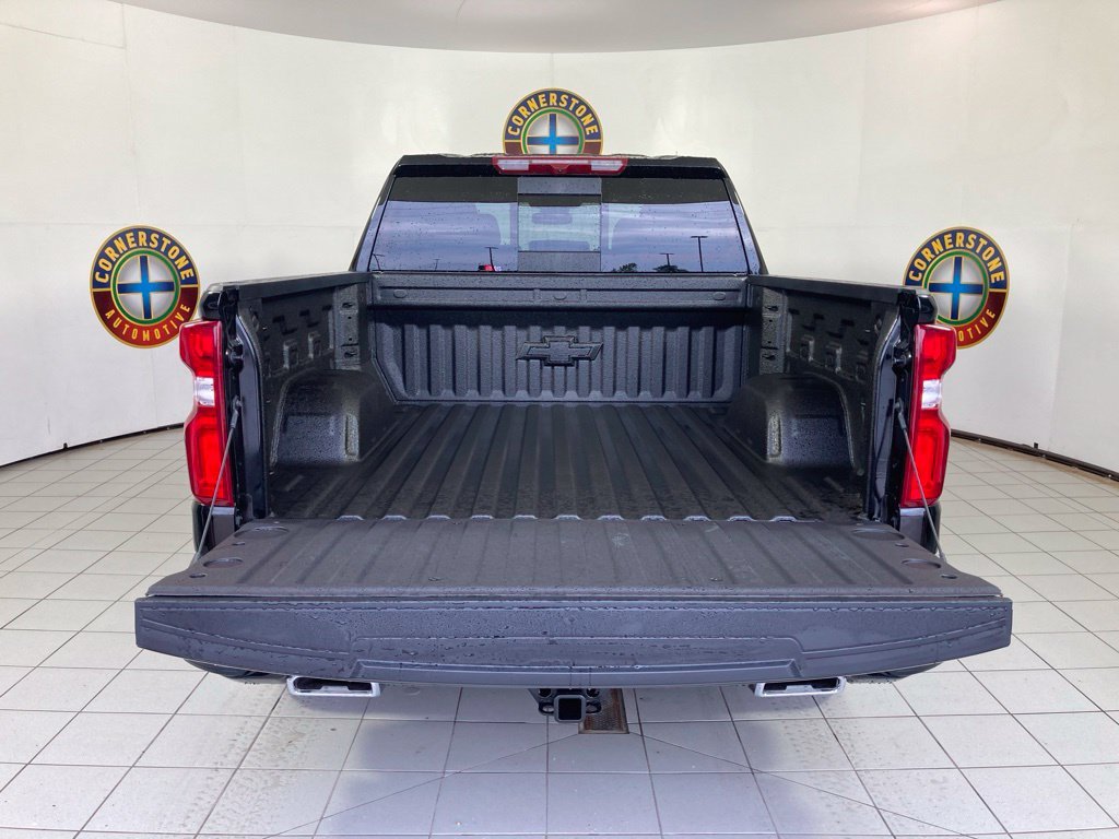 New 2026 Black Chevrolet High Country image 21