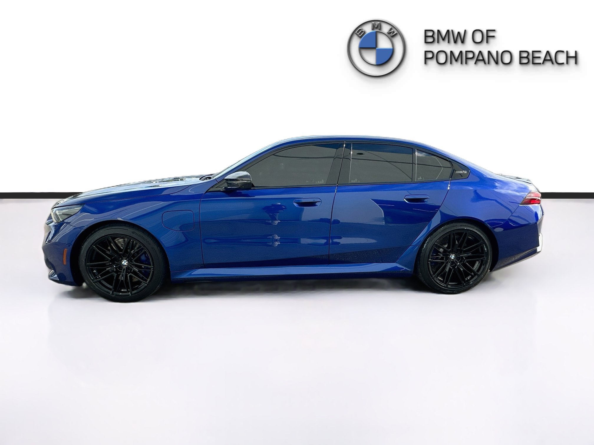 Used 2025 Marina Bay Blue Metallic BMW Base image 4