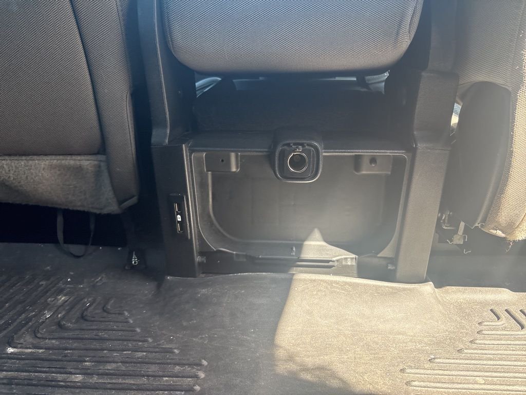 Used 2018 Silver Ford XLT image 34