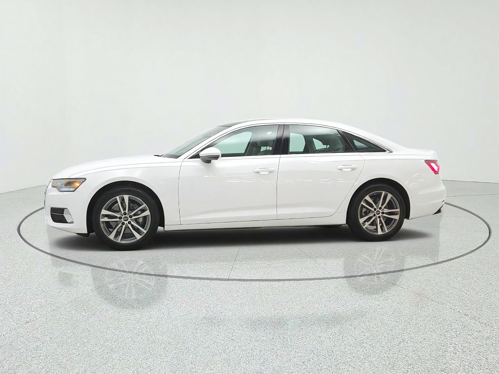 Used 2023 Ibis White Audi Premium image 8