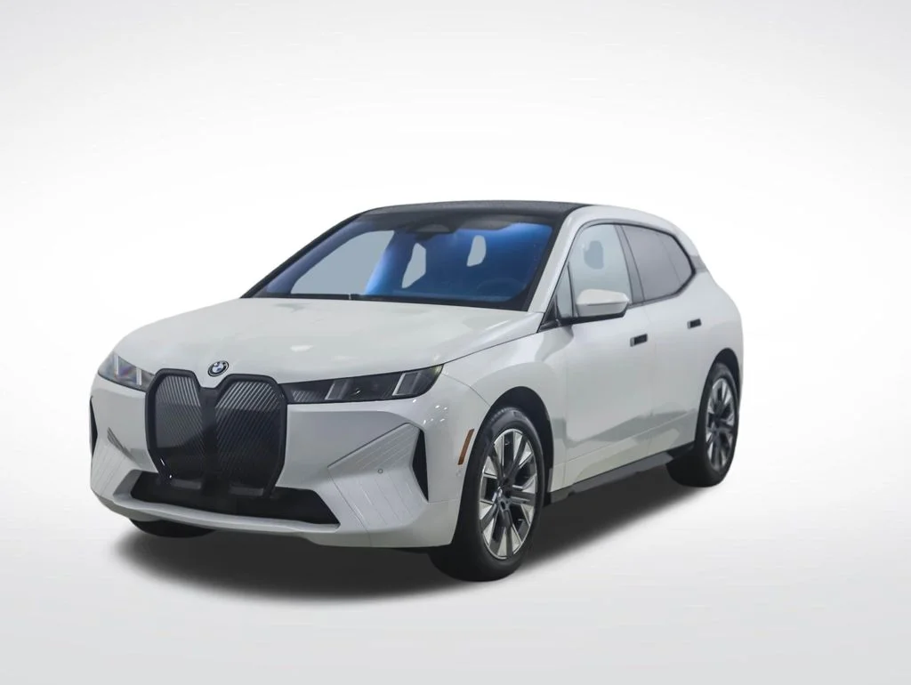 2026 BMW iX xDrive60's photo