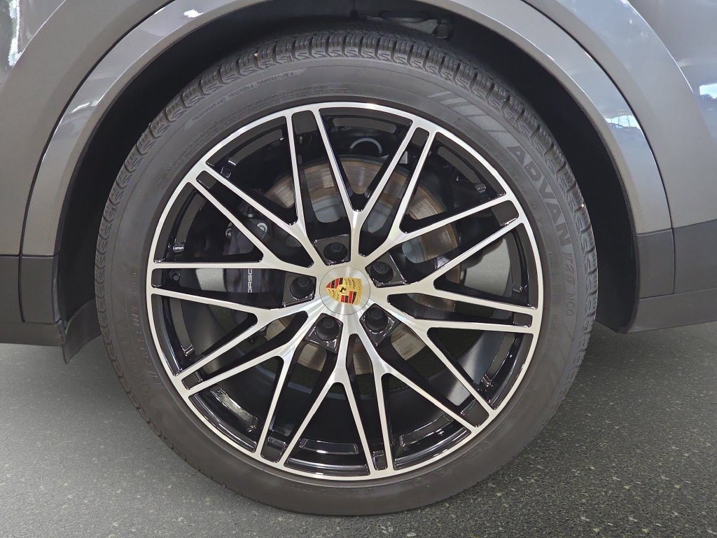 Used 2024 Gray Porsche Base image 31