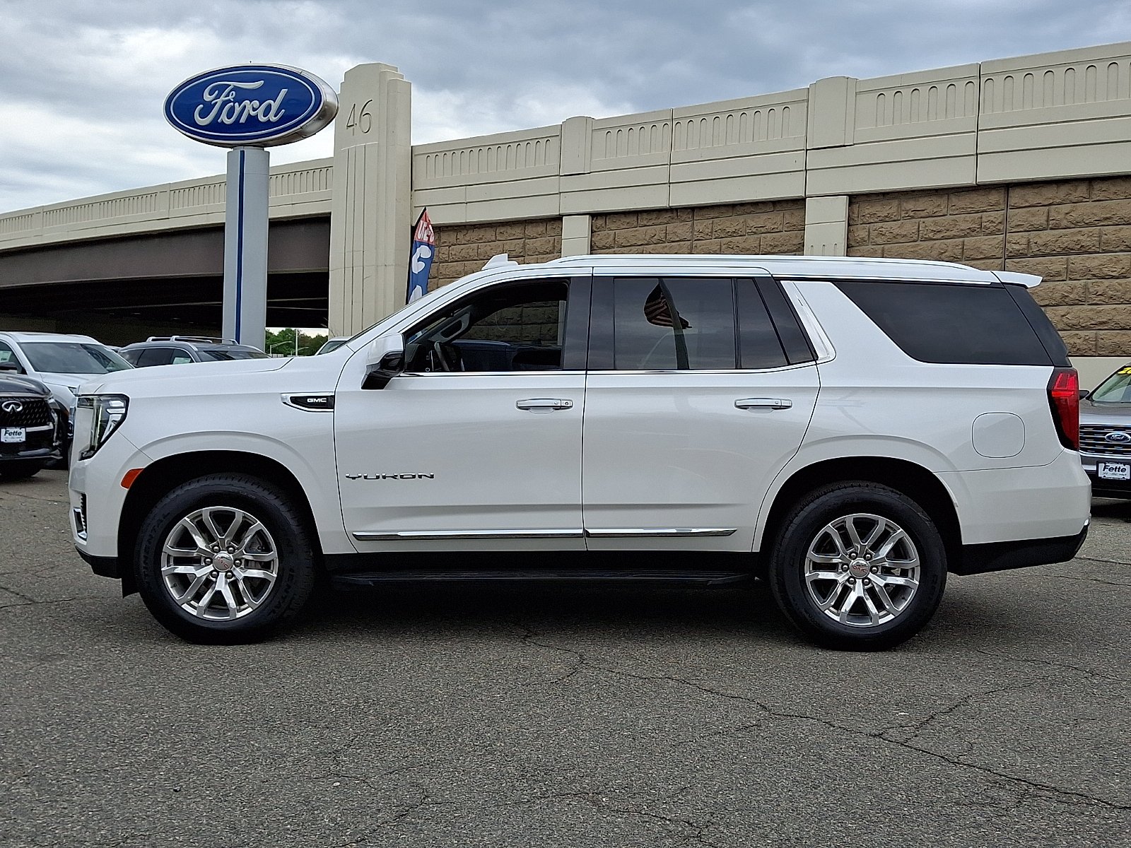 Used 2022 White Frost Tricoat - G1W GMC 4WD SLT image 7