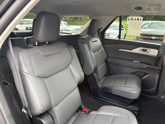 New 2026 Agate Black Metallic Ford Active image 44