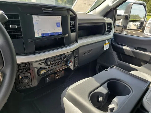 New 2026 Oxford White Ford XL image 21