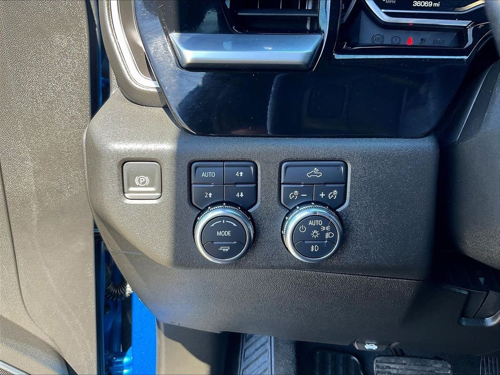 Used 2022 Blue GMC Elevation image 26