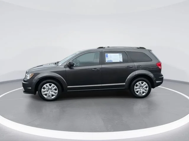 Used 2018 Gray Dodge SE image 5