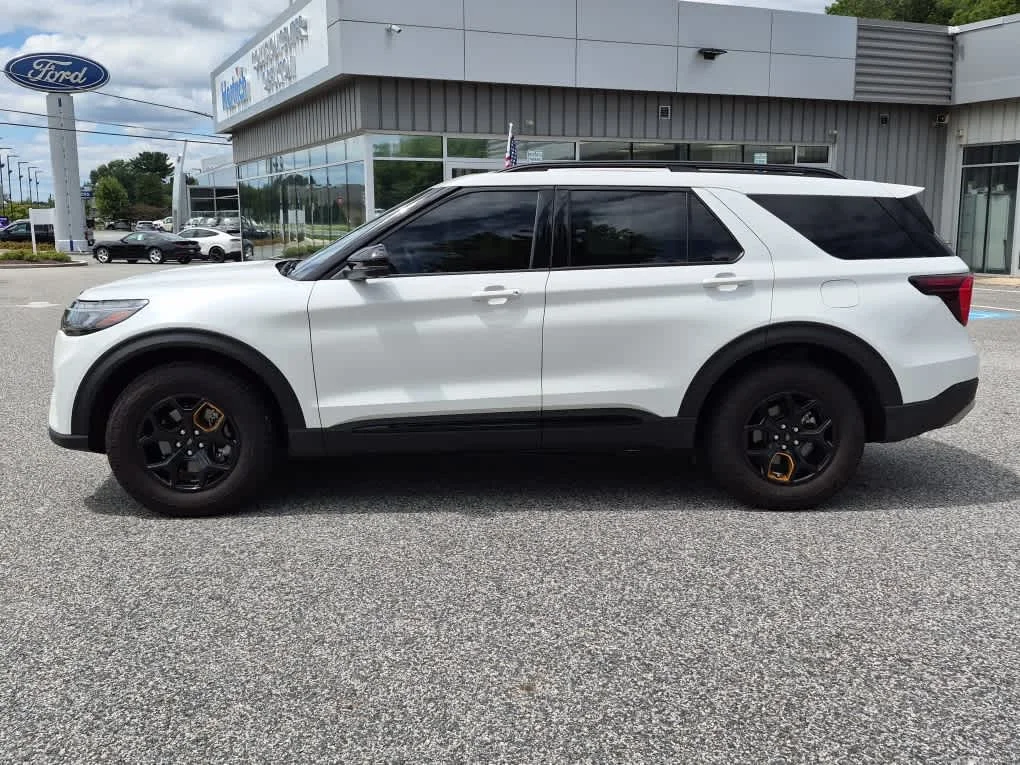 Certified Used 2026 Star White Metallic Tri-Coat Ford Tremor image 5