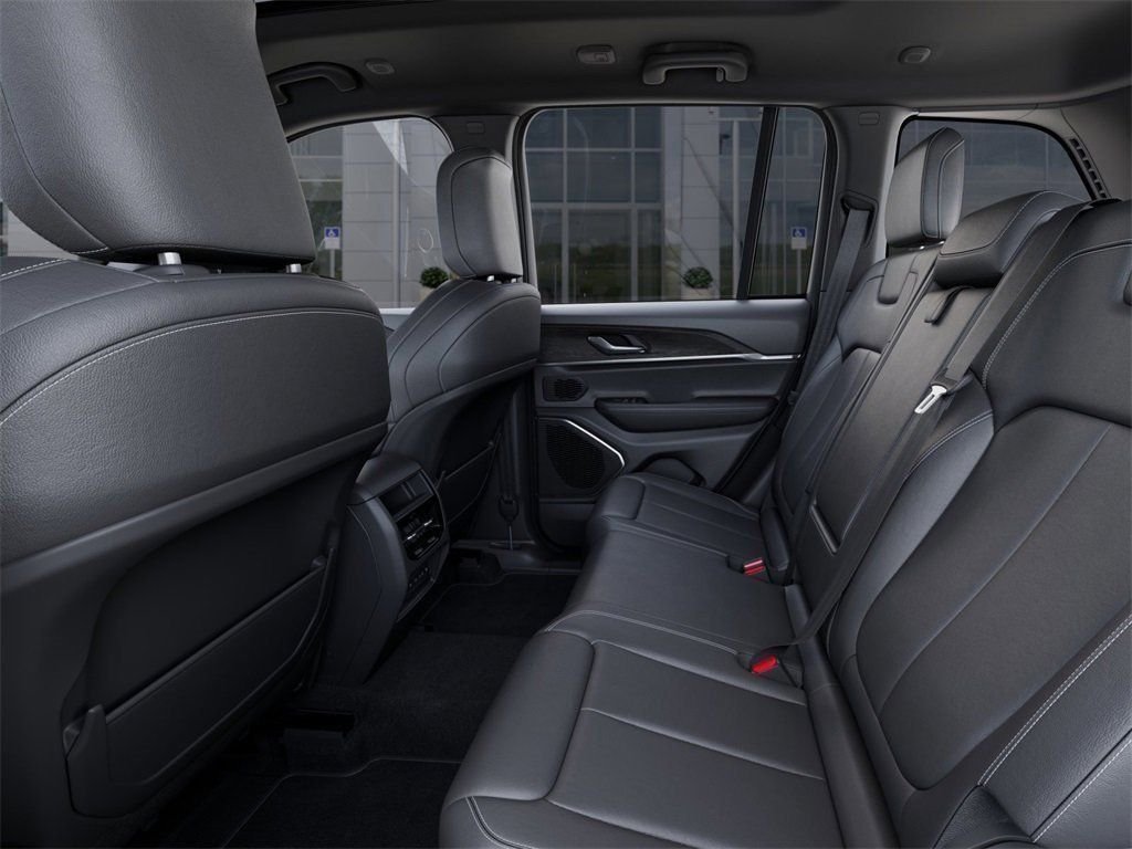 New 2026 Diamond Black Crystal Pearl-Coat Exterior Paint Jeep Limited image 23