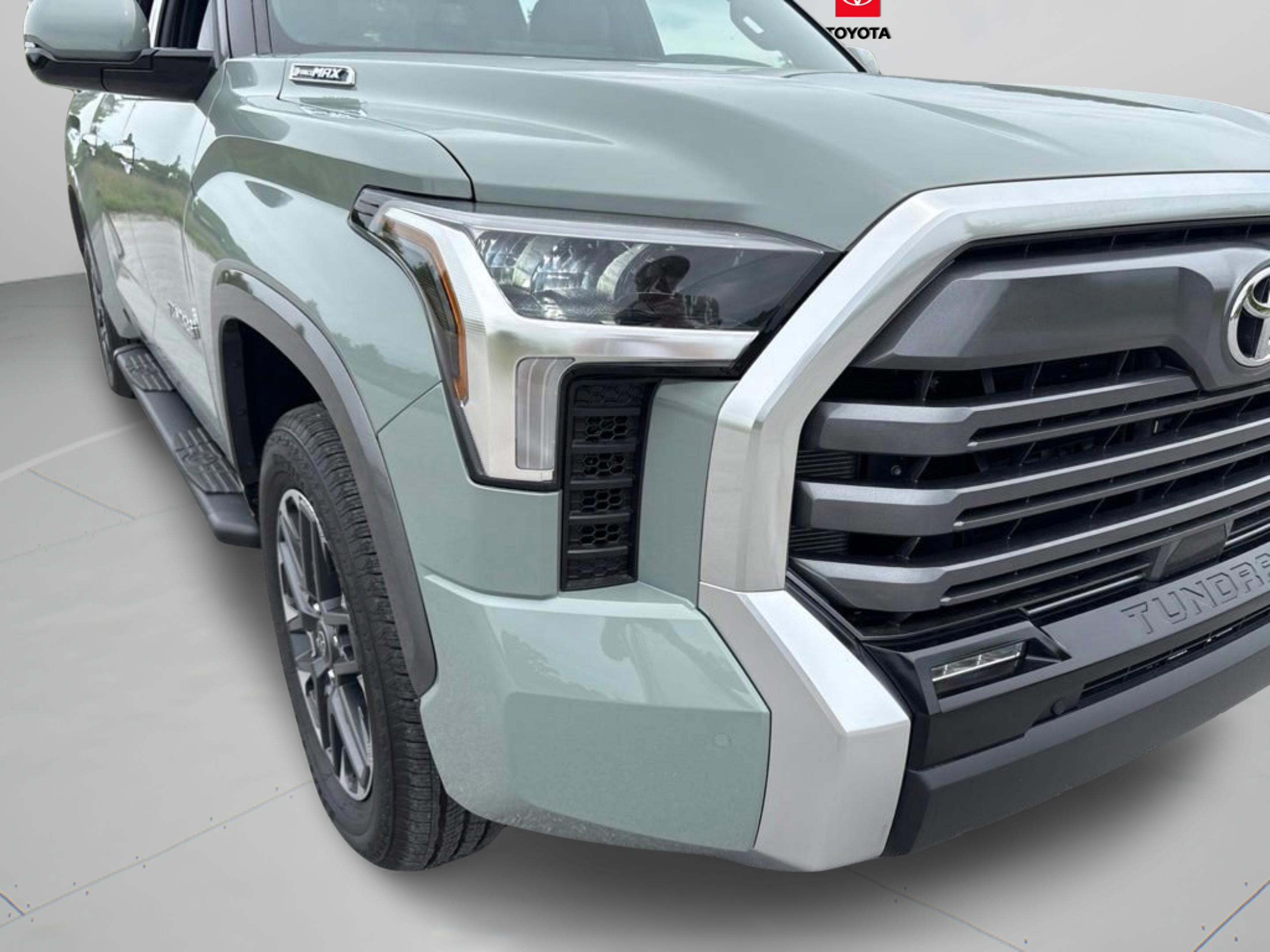 2025 Toyota Tundra Limited - Photo 36