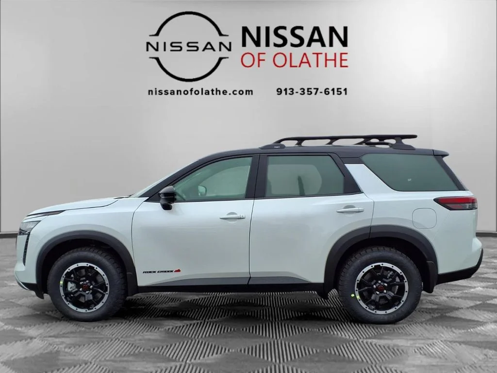 New 2026 Everest White Pearl TriCoat / Super Black Two-tone Nissan Rock Creek® image 20