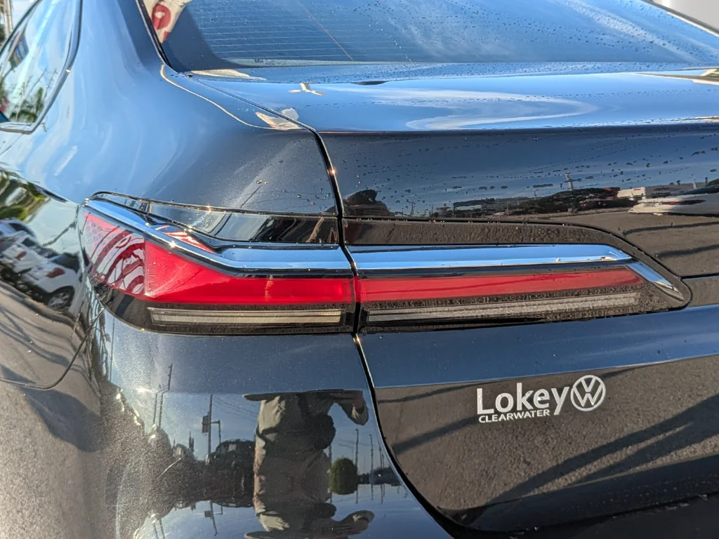 Used 2023 Black BMW 740i image 8