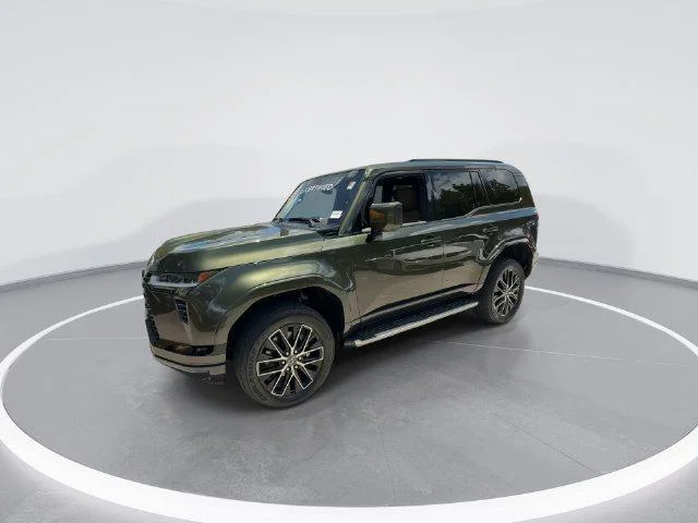 Certified Used 2025 NORI GREEN PEARL Lexus Premium+ image 4