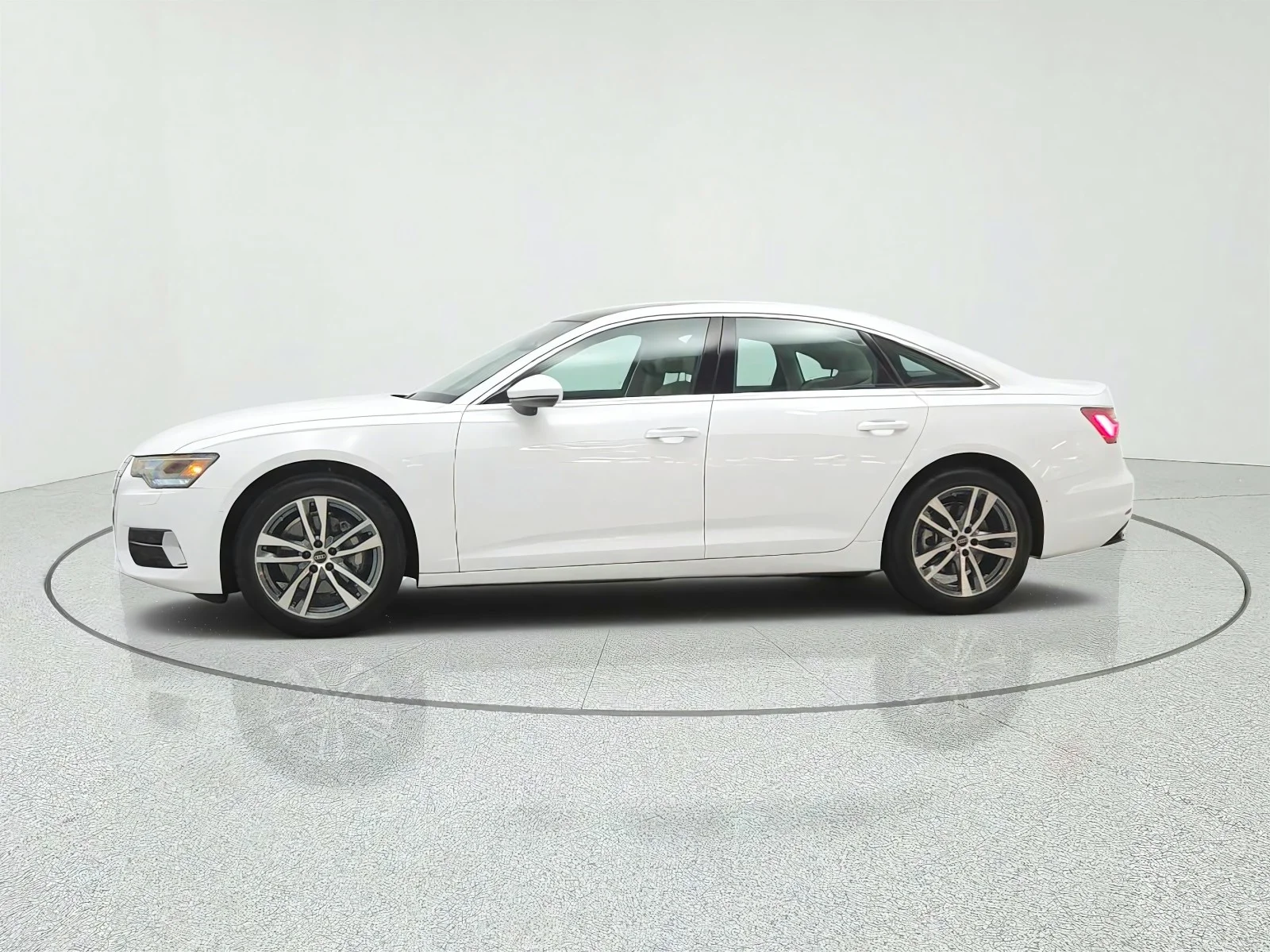 Used 2023 Ibis White Audi Premium image 8