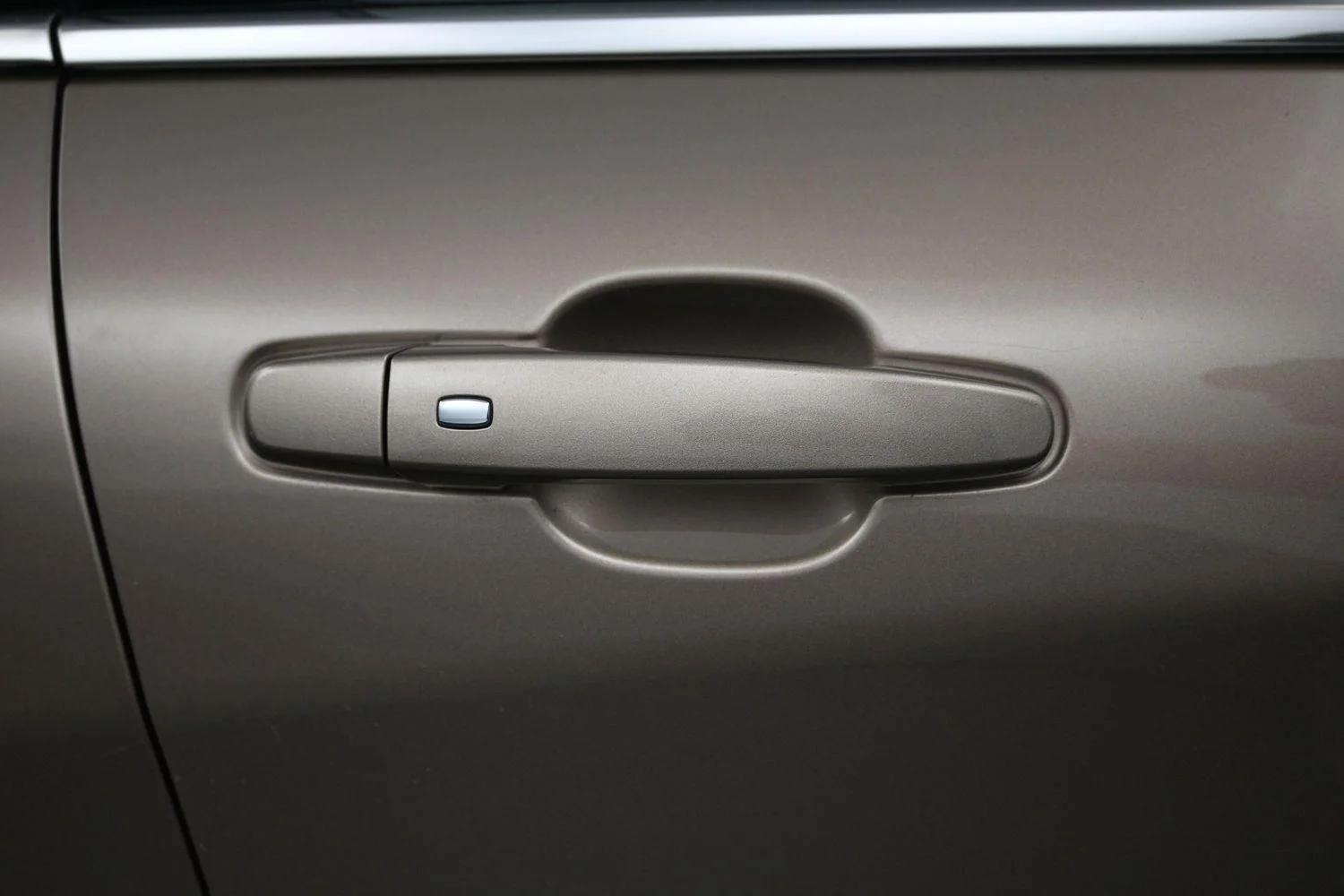 Used 2018 Sandy Ridge Metallic Chevrolet LT image 7