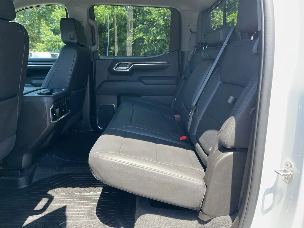 Used 2024 Summit White Chevrolet LTZ image 18