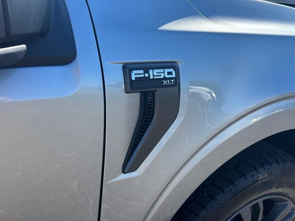 Used 2023 Silver Ford XLT image 11