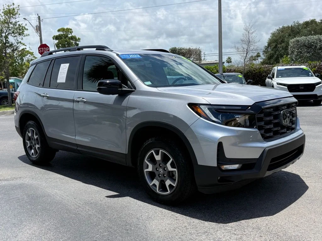 Certified Used 2023 Lunar Silver Metallic Honda TrailSport image 20