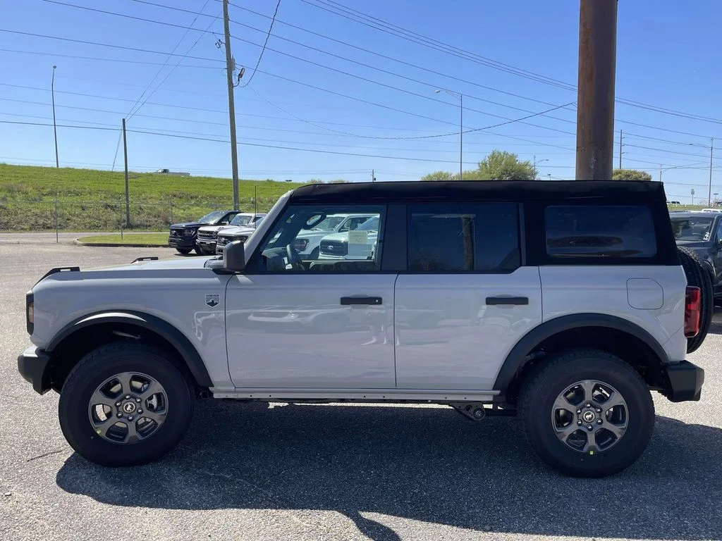 New 2026 White Ford Big Bend image 6