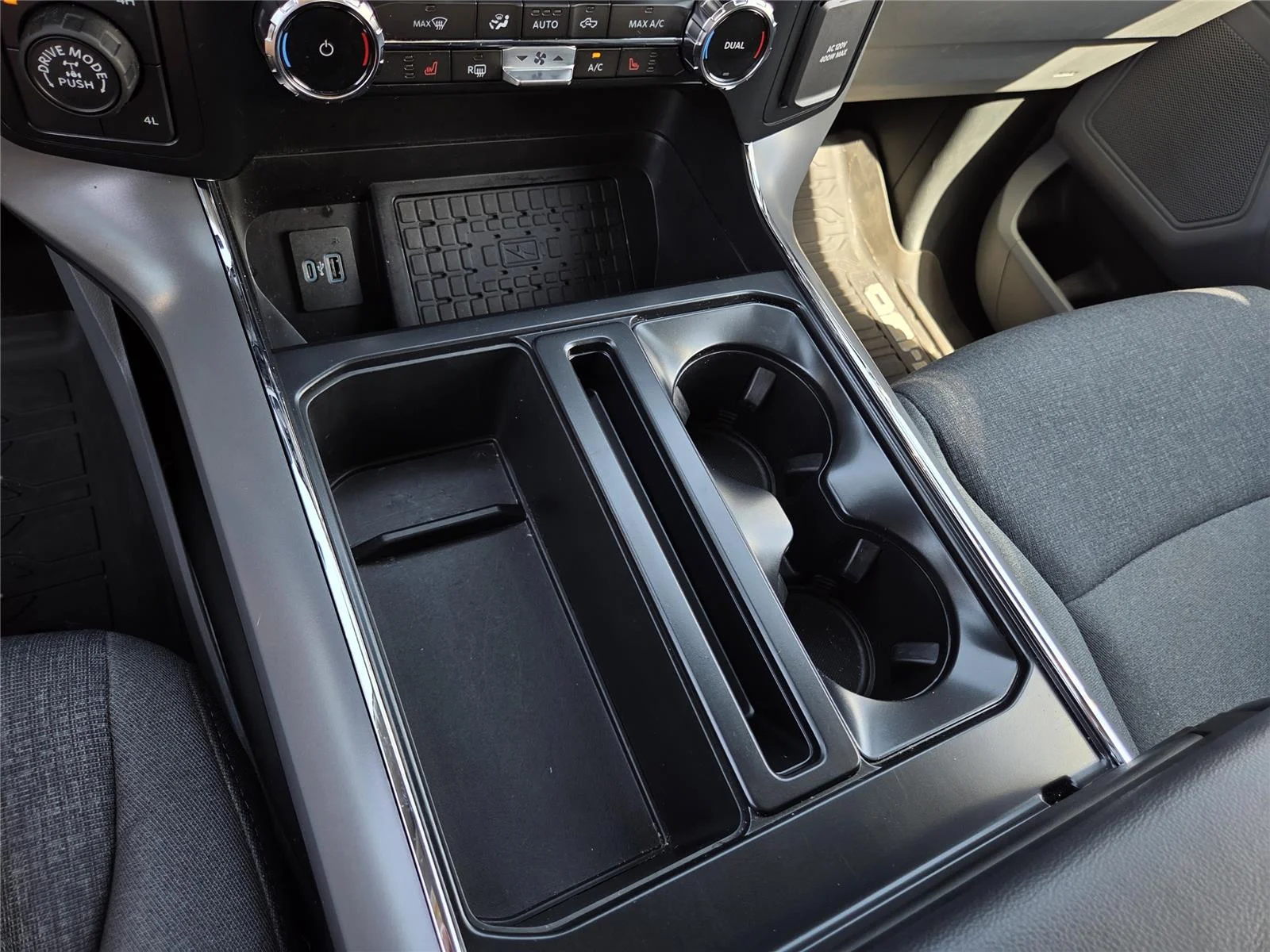 Used 2024 Agate Black Ford XLT image 25