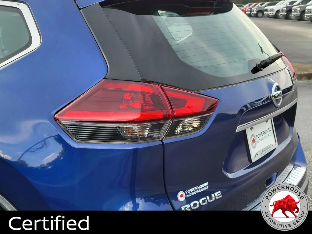 Used 2020 Blue Nissan S image 12