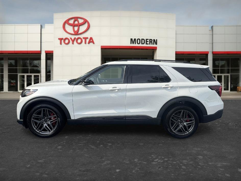 Used 2025 White Metallic Ford ST image 7
