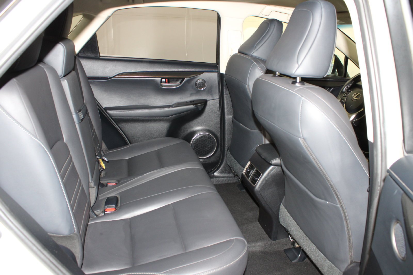 Used 2017 White Lexus 200t image 22
