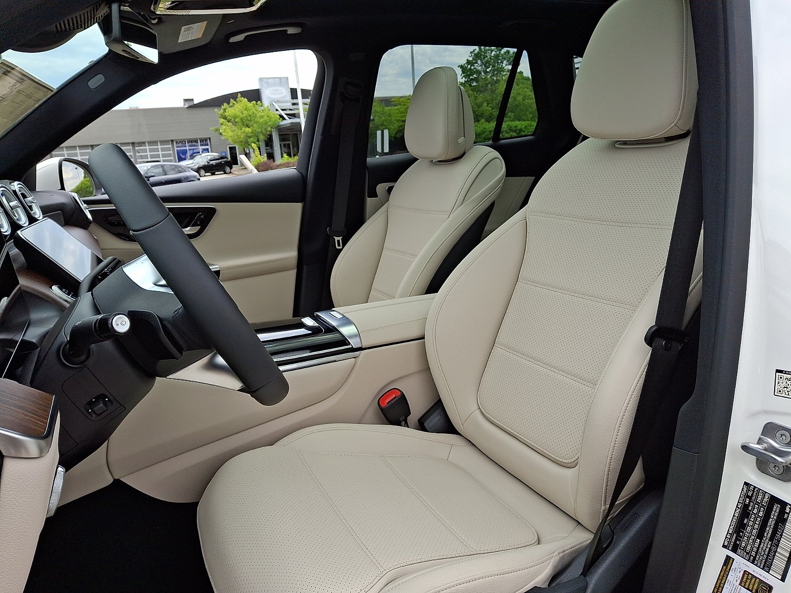 New 2026 Polar White Mercedes-Benz GLC 300 image 11