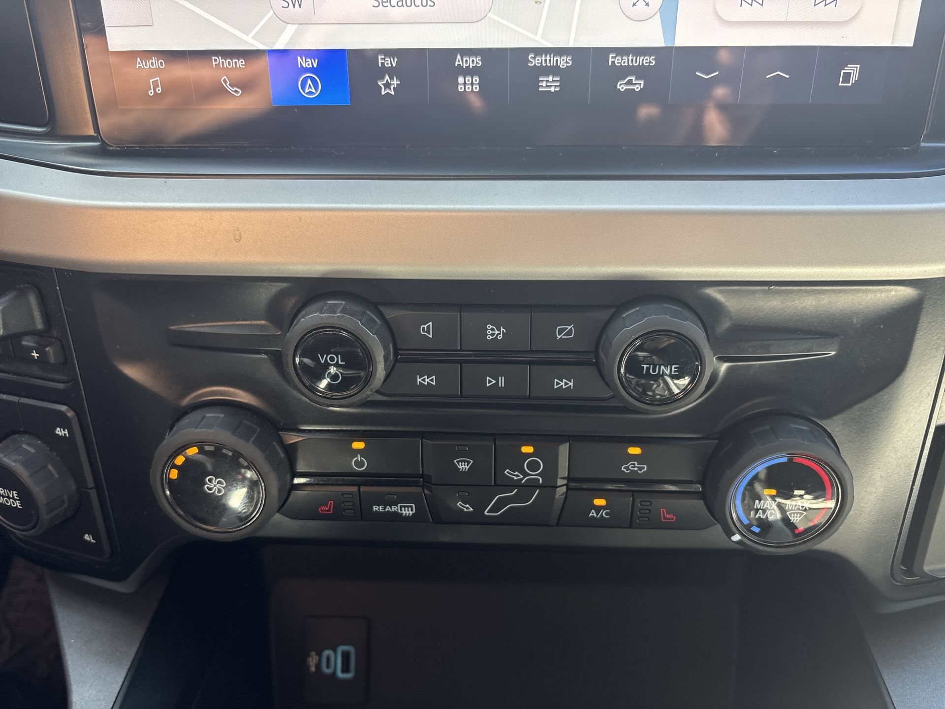 Used 2023 White Ford XLT image 15