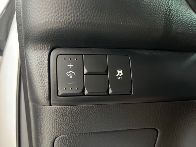 Used 2018 Silver Kia Base image 20