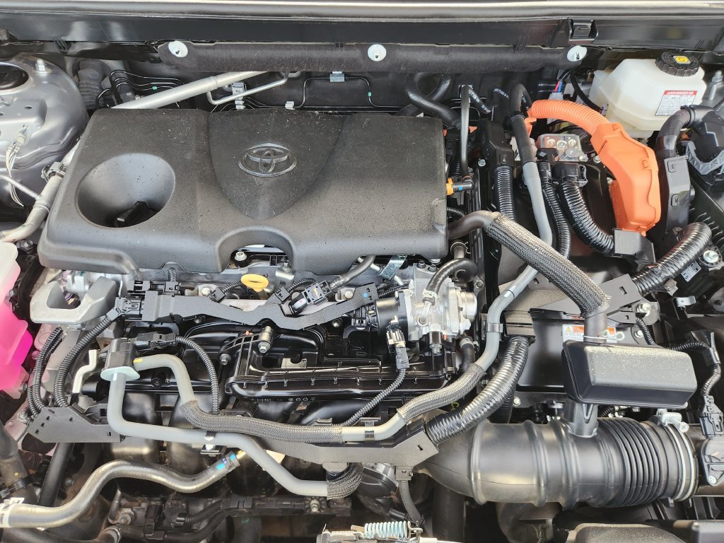 Certified Used 2024 Silver Toyota XLE Premium image 27