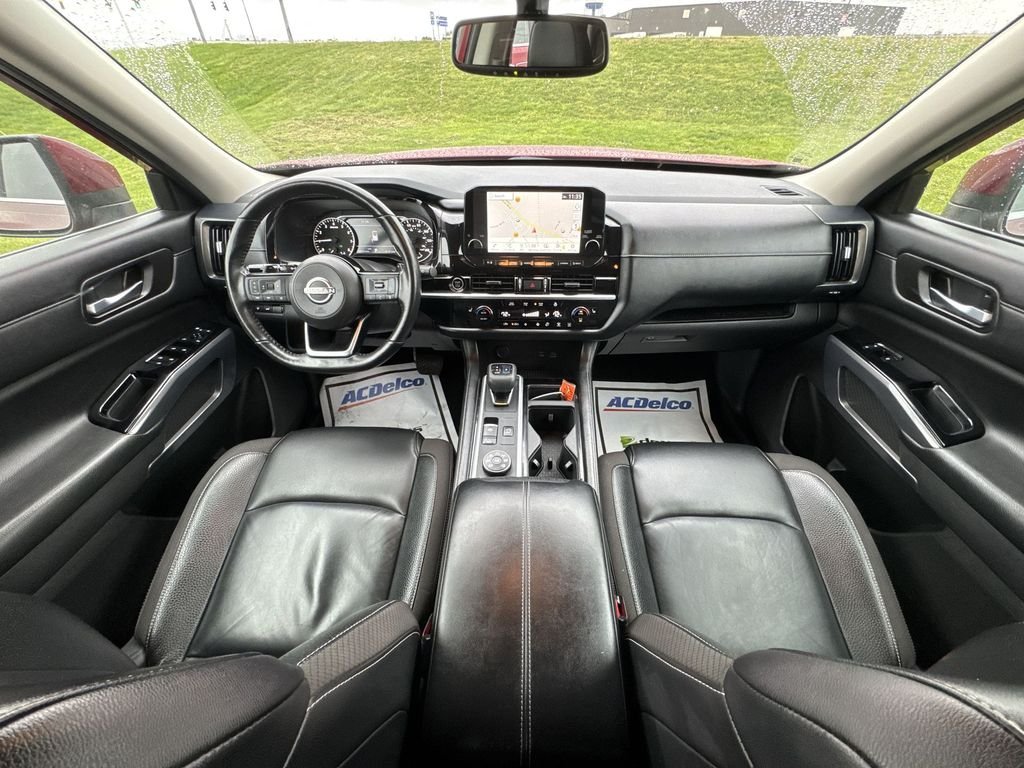 Used 2022 Red Nissan SL image 13