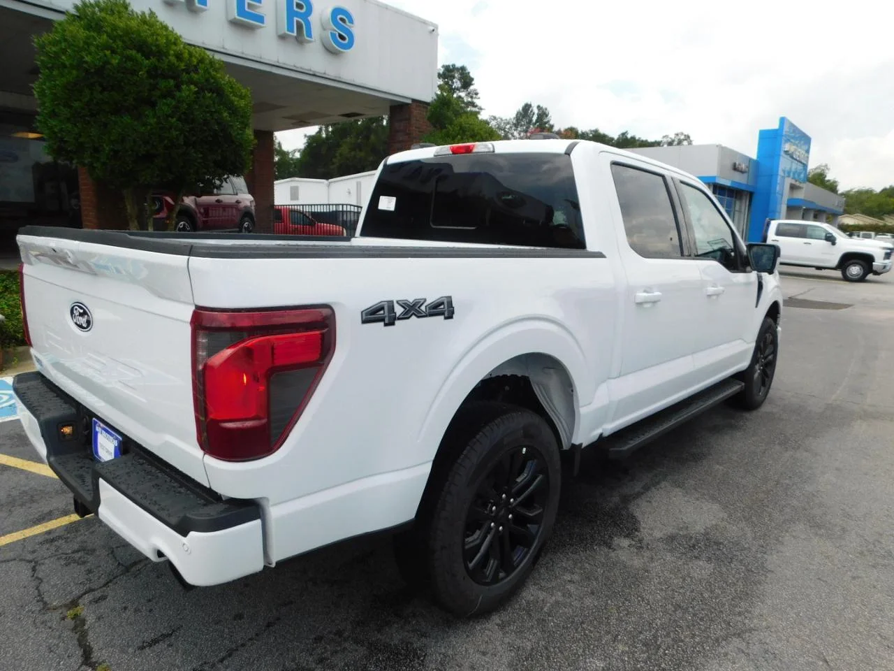 New 2026 Oxford White Ford XLT image 10