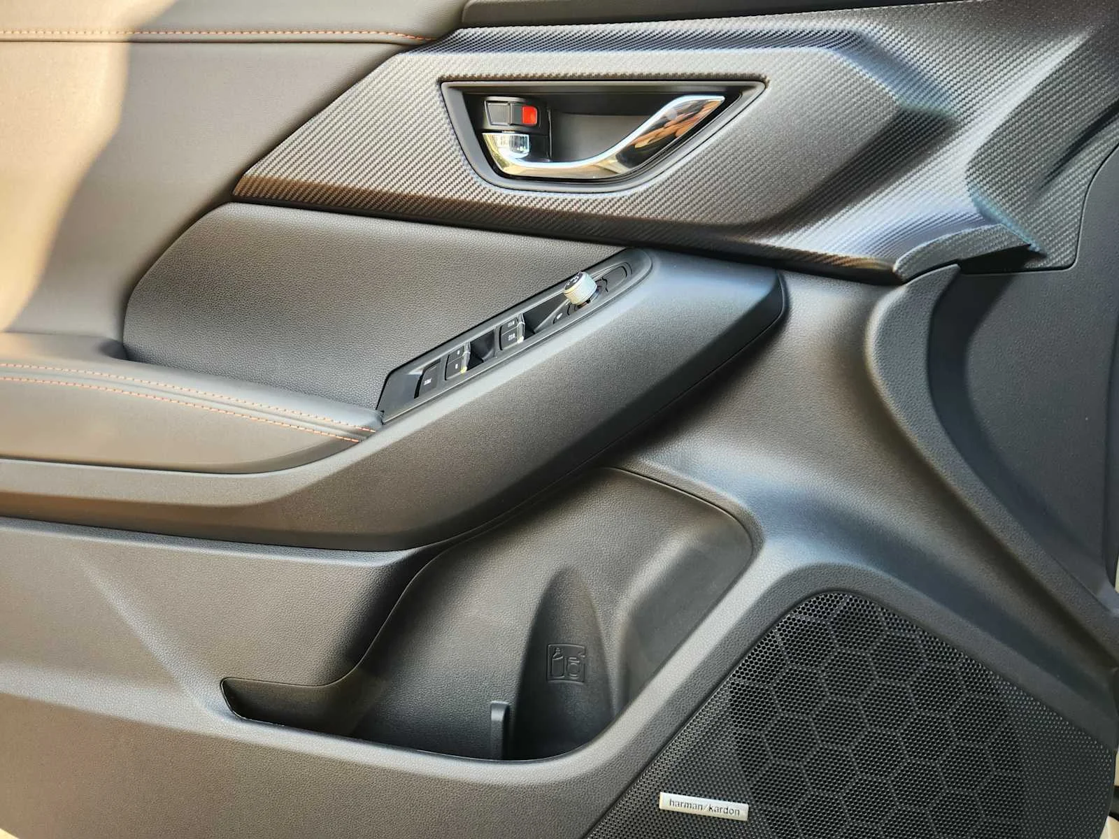 New 2026 SAND DUNE PEARL Subaru Limited Hybrid image 17
