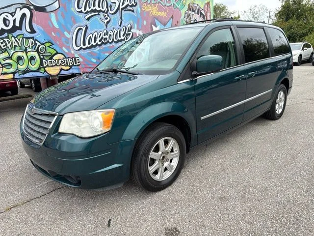 Used 2009 Green Chrysler Touring image 3
