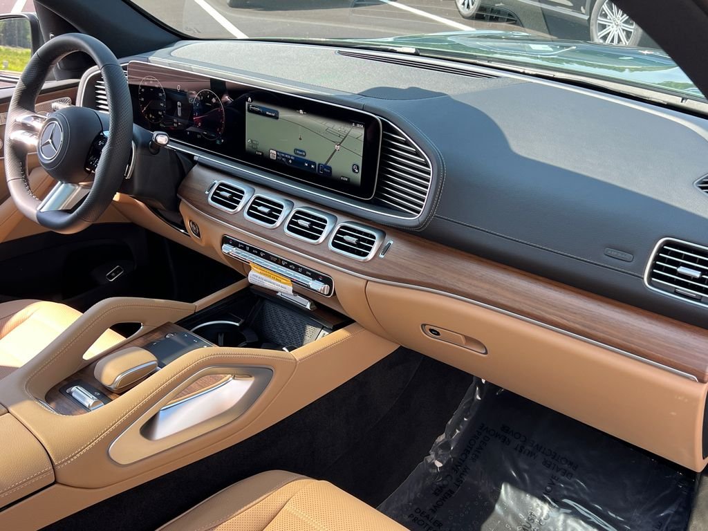 New 2026 MANUFAKTUR Ireland Mid Green Metallic Mercedes-Benz GLS 450 image 29