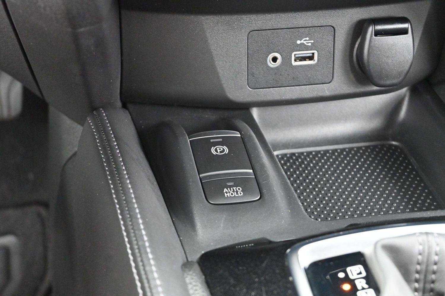 Used 2020 Magnetic Black Pearl Nissan SV image 27