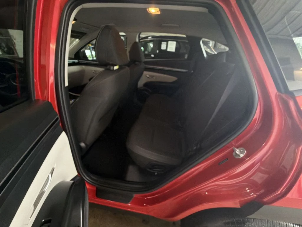 Used 2022 Red Hyundai SE image 21