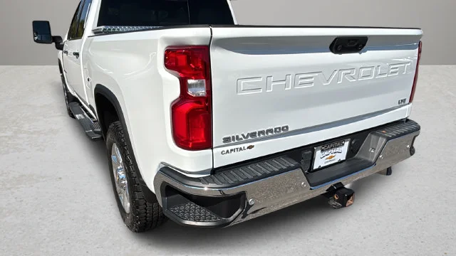 Used 2022 White Chevrolet LTZ image 11