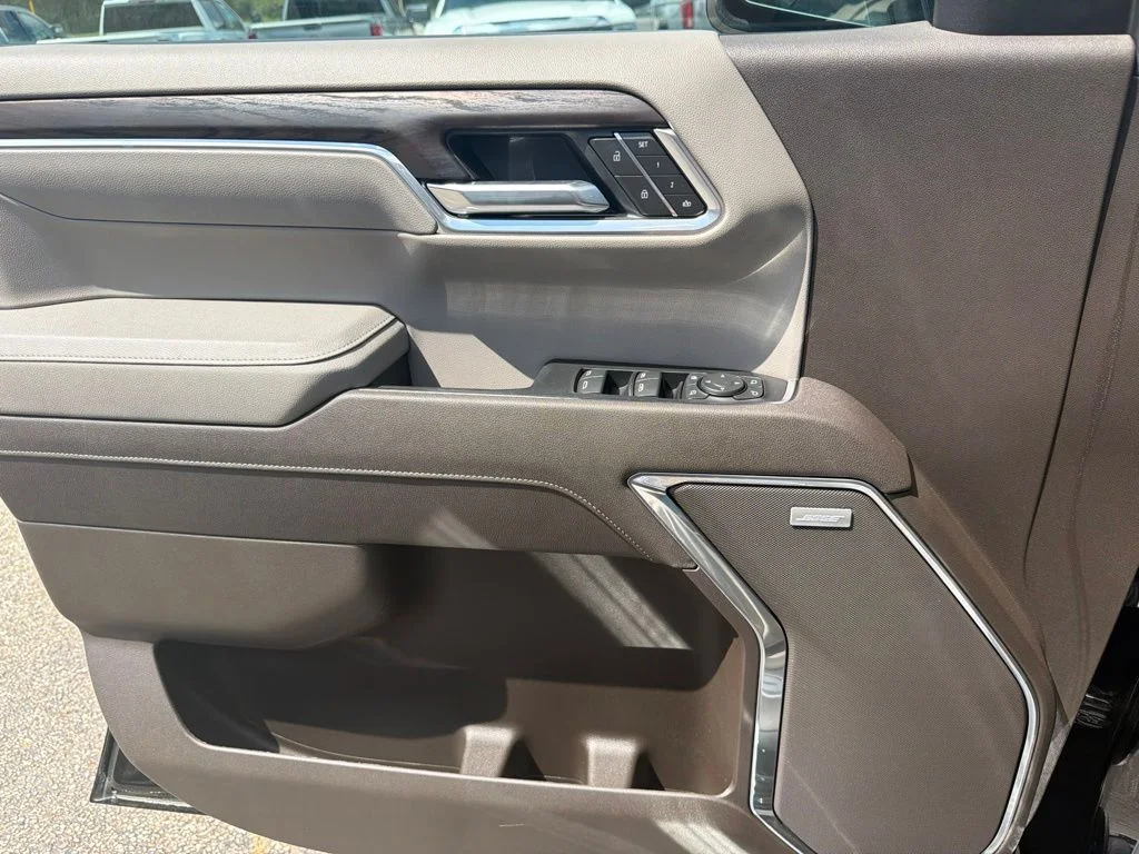 New 2026 Onyx Black GMC SLT image 10